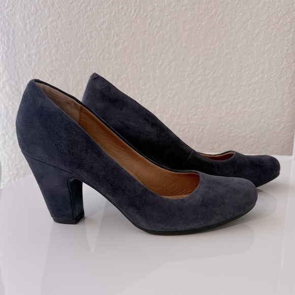 Navy Suede Sofft Pumps - Size 9 - Picture 1 of 6
